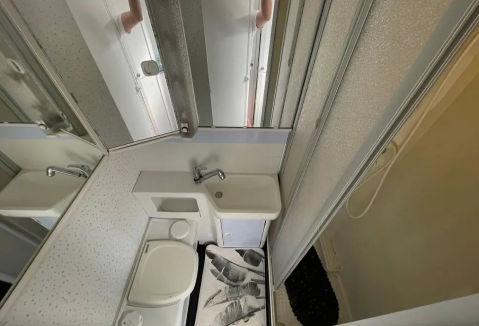 Hymer B564 4 berth a class 1995