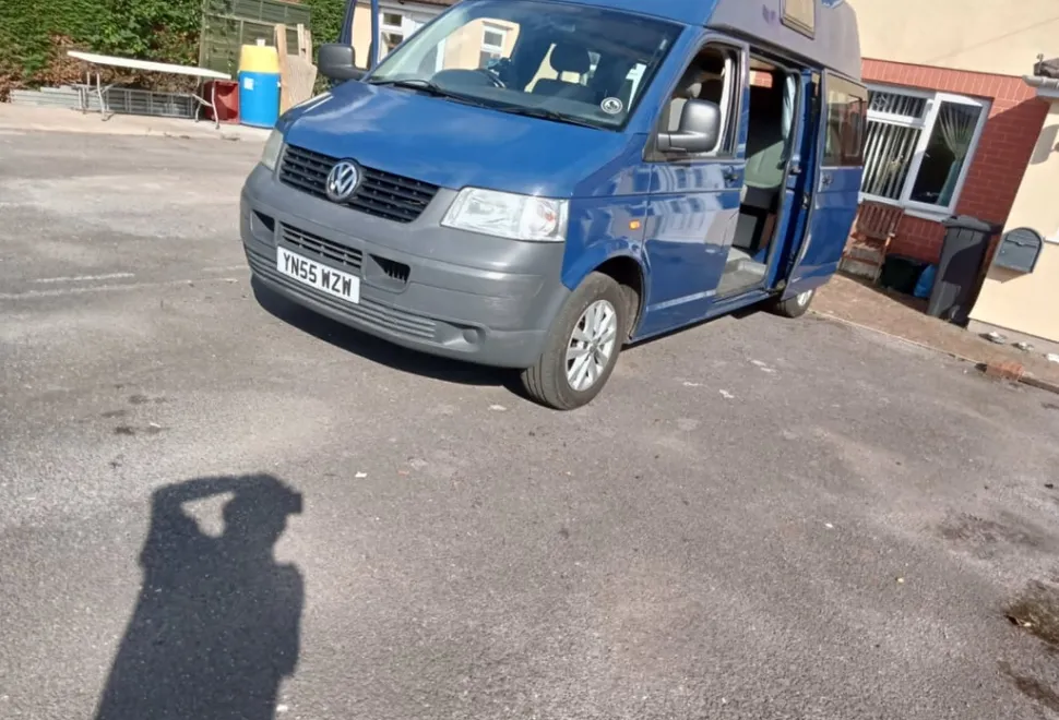 Volkswagen T5 LWB Hightop 2006