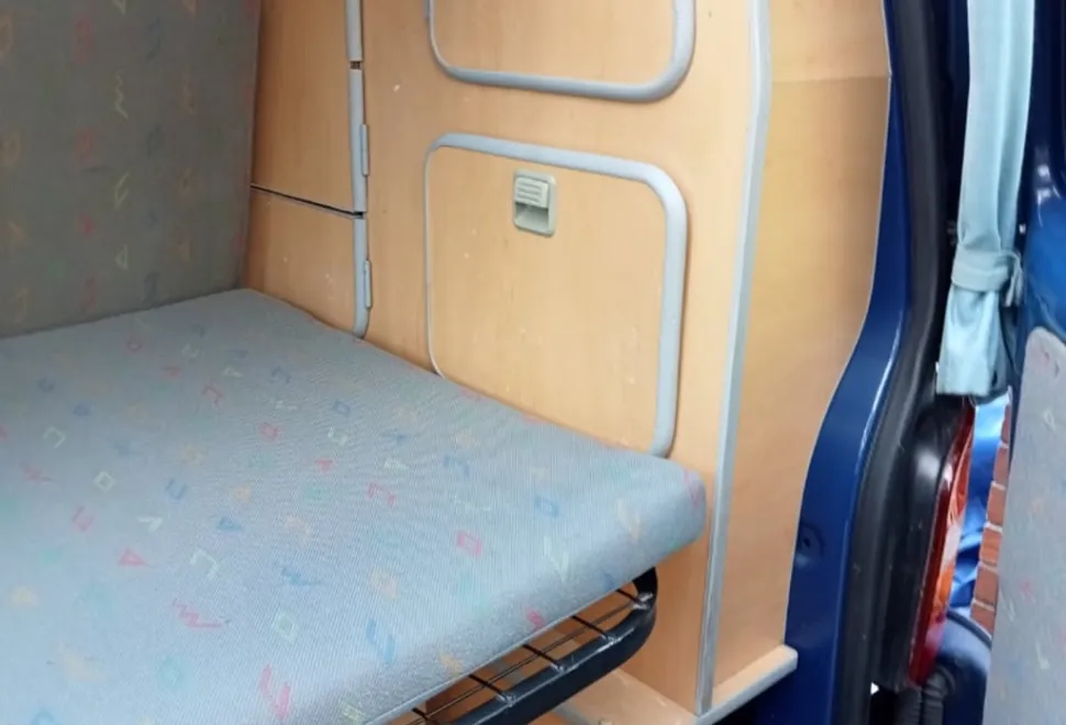 Volkswagen T5 LWB Hightop 2006