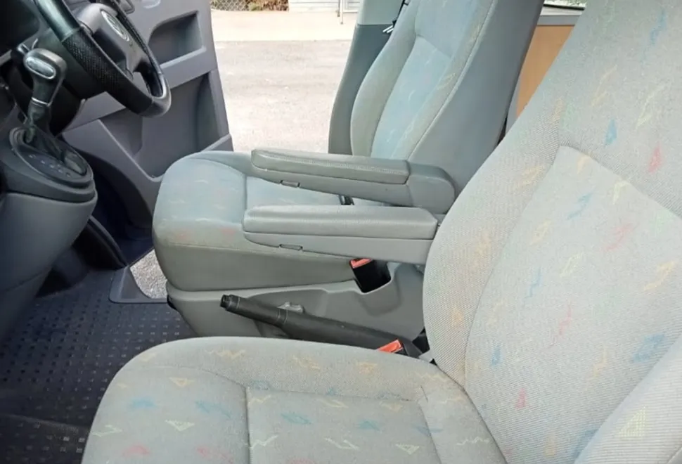 Volkswagen T5 LWB Hightop 2006