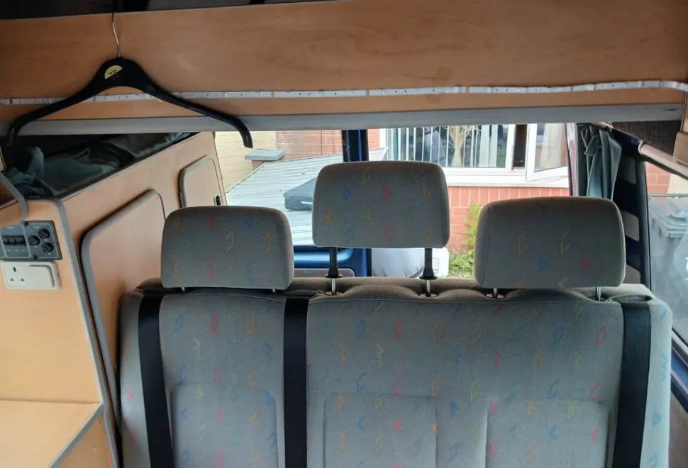Volkswagen T5 LWB Hightop 2006