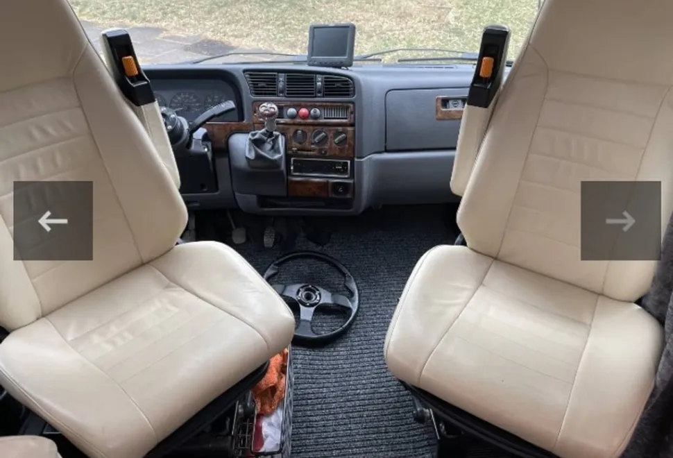 Hobby 750 tag axle
Fixed French bed
Leather interior captain seats removable steering wheel reversing camera
Strong security locks LHD in KM removable radio habitation aircon fixed extending table 2001
