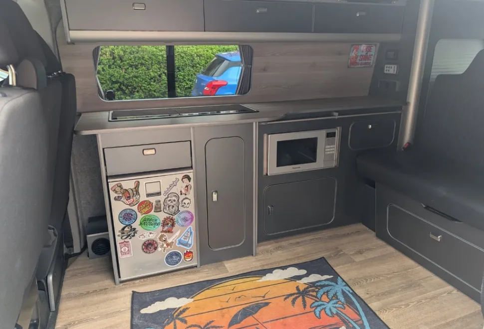 Volkswagen T6 pop top roof sliding bed in back fridge 2017