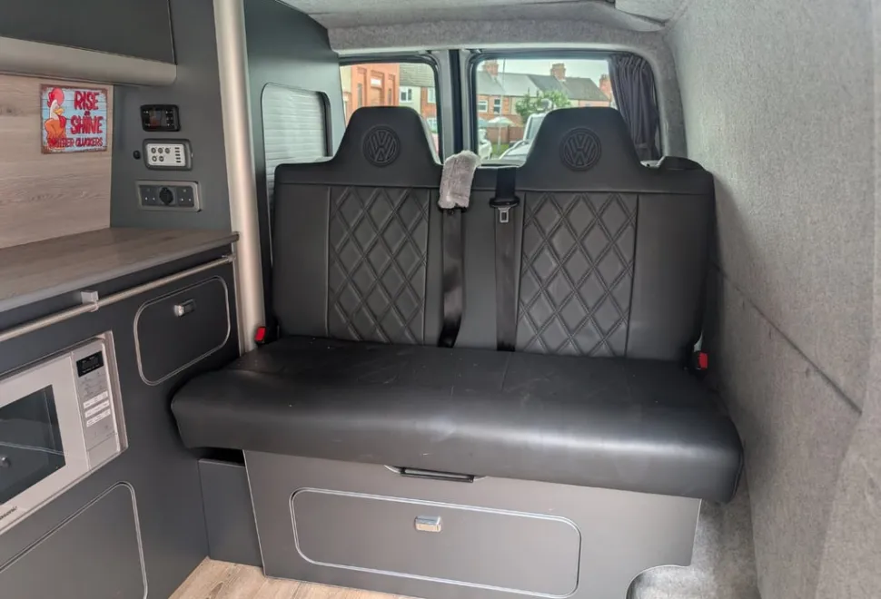 Volkswagen T6 pop top roof sliding bed in back fridge 2017