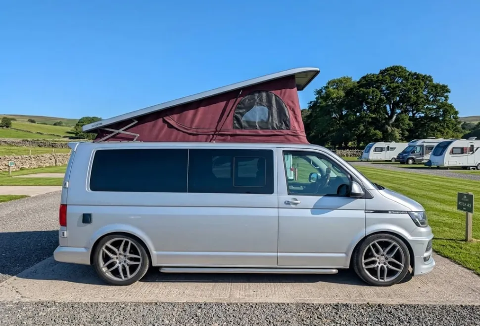Volkswagen T6 pop top roof sliding bed in back fridge 2017