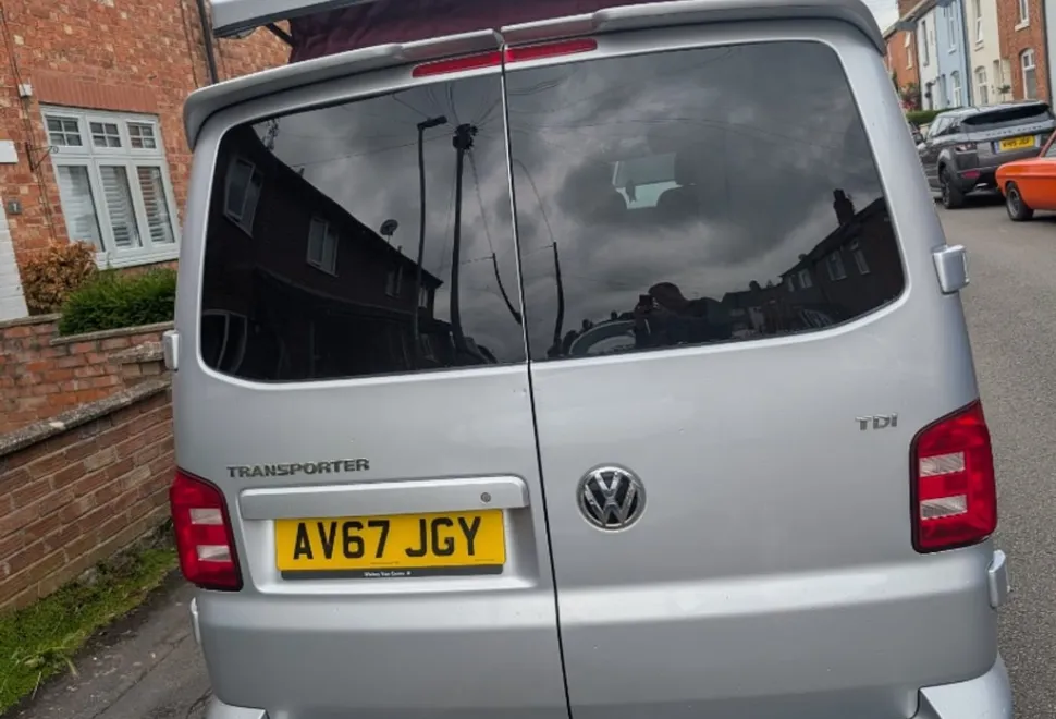 Volkswagen T6 pop top roof sliding bed in back fridge 2017