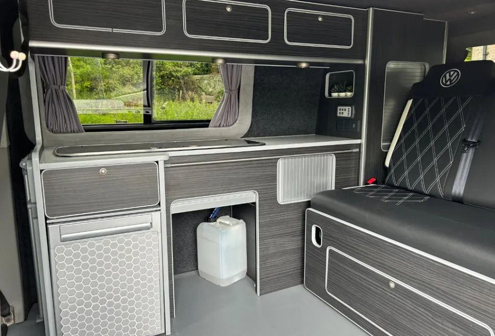 Volkswagen T30 2016