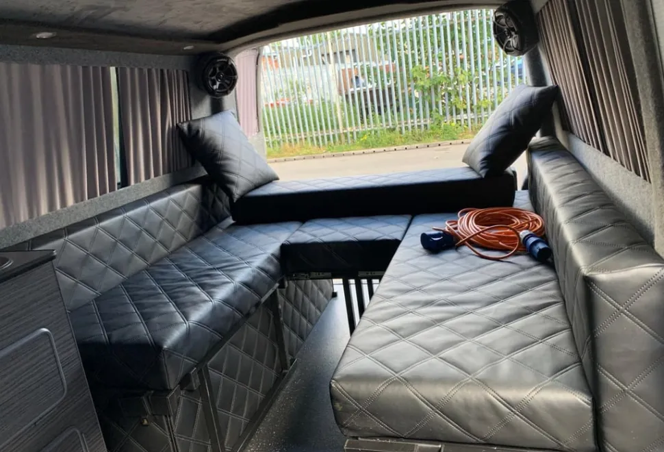 Volkswagen T30(T5) 2.5TDI LWB 2008