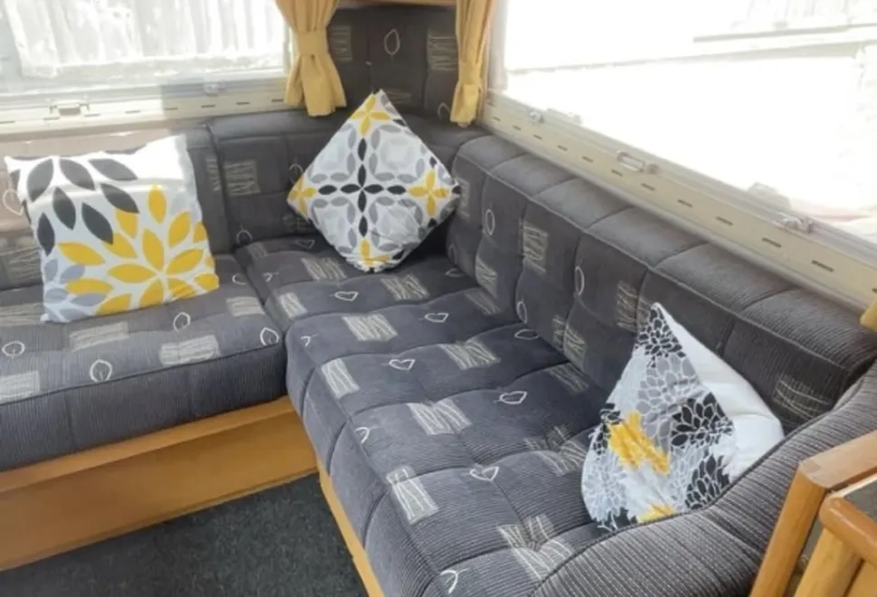 Elddis Sunseeker 2002