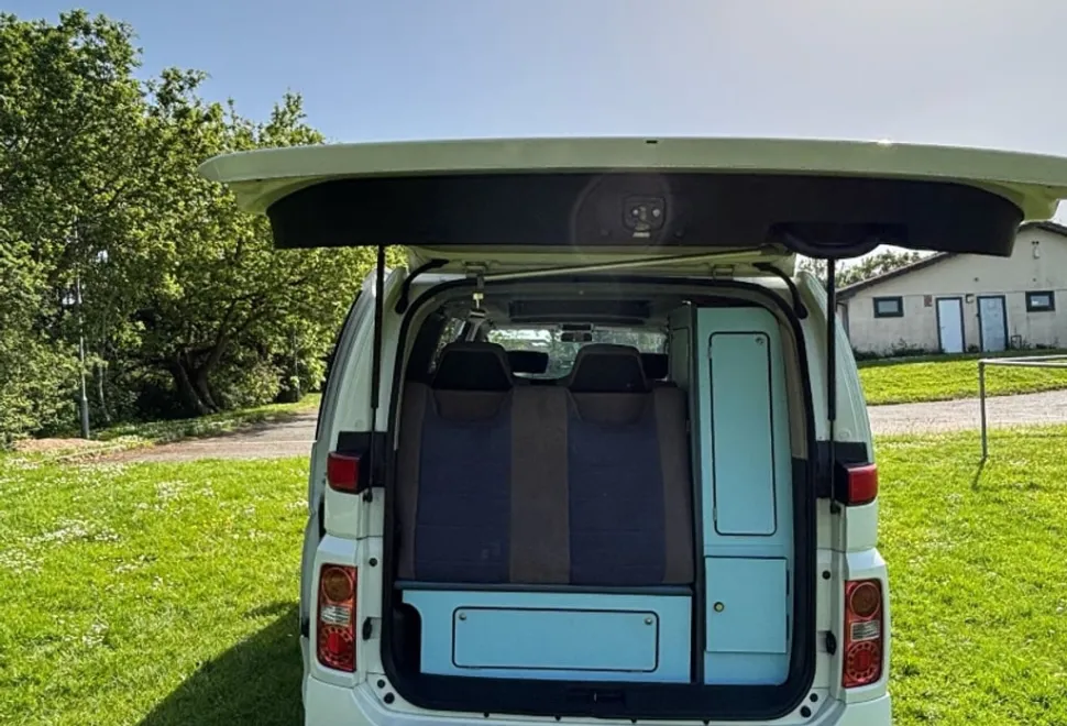 Nissan Elgrand 2006