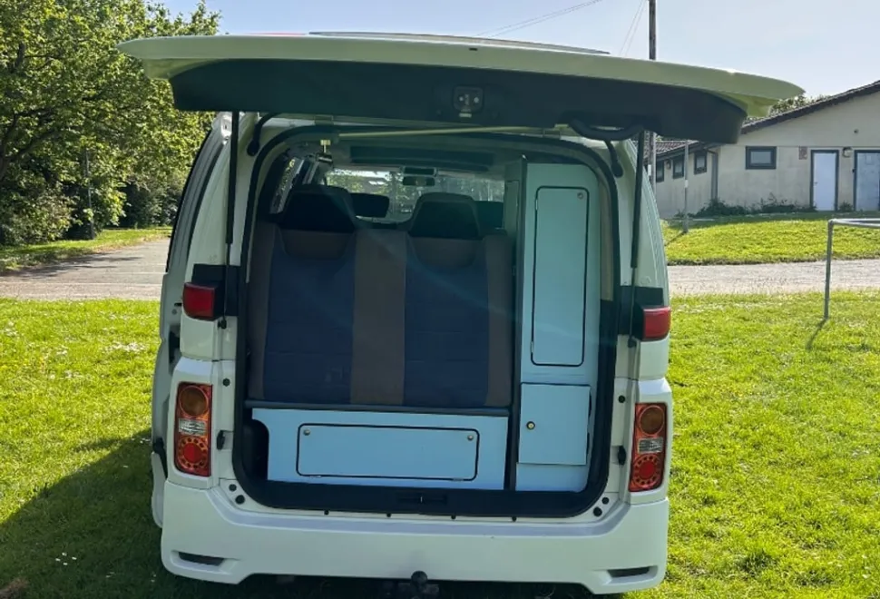 Nissan Elgrand 2006