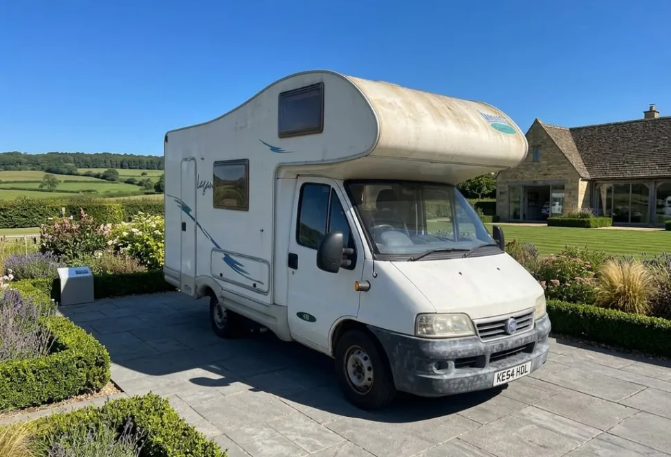 McLouis Mc Louis 410
6seats
Sleeps 5
Fixed double above cab double fold out and a single 2004