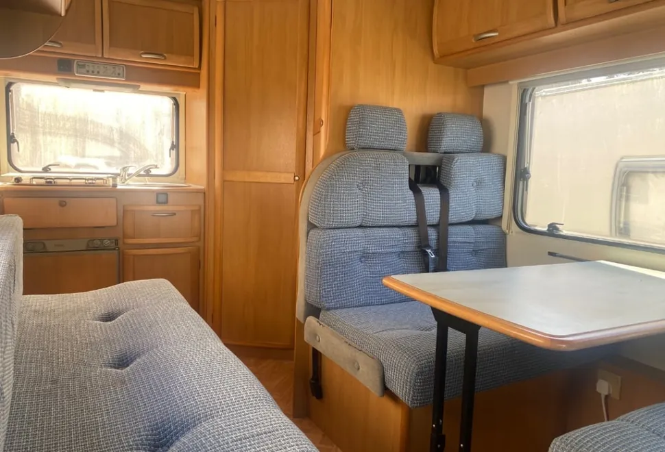 McLouis Mc Louis 410
6seats
Sleeps 5
Fixed double above cab double fold out and a single 2004