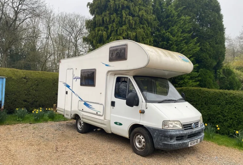 McLouis Mc Louis 410
6seats
Sleeps 5
Fixed double above cab double fold out and a single 2004