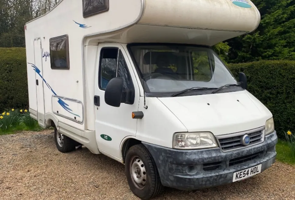 McLouis Mc Louis 410
6seats
Sleeps 5
Fixed double above cab double fold out and a single 2004