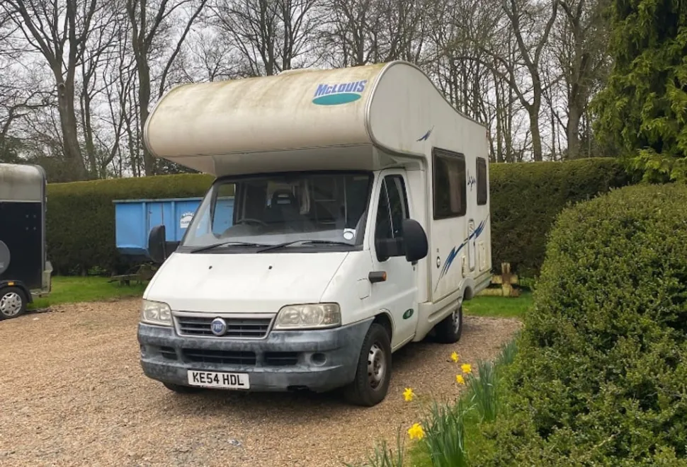 McLouis Mc Louis 410
6seats
Sleeps 5
Fixed double above cab double fold out and a single 2004