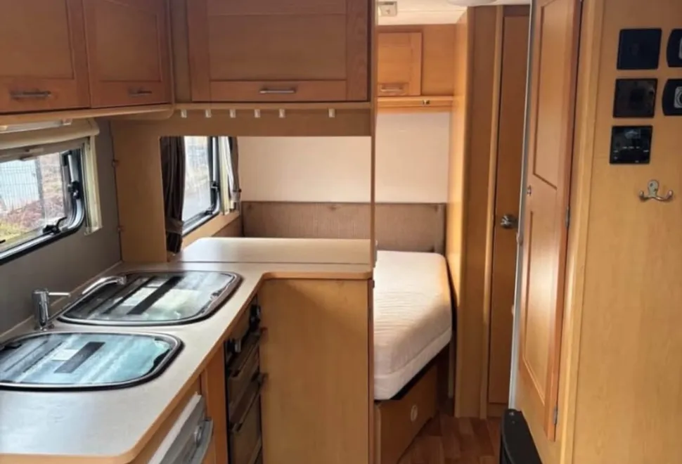 Elddis Autoquest 155 2009