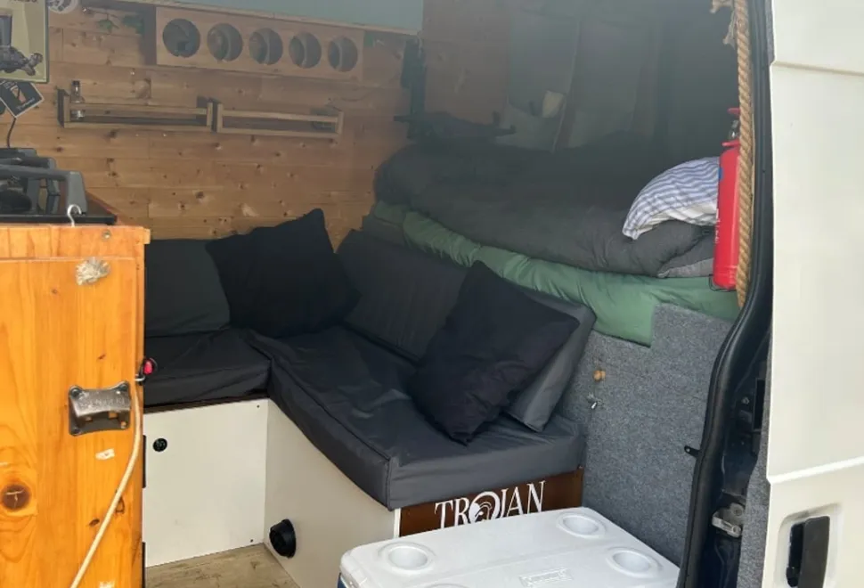 Ford Transit T280 fixed double bed 2010