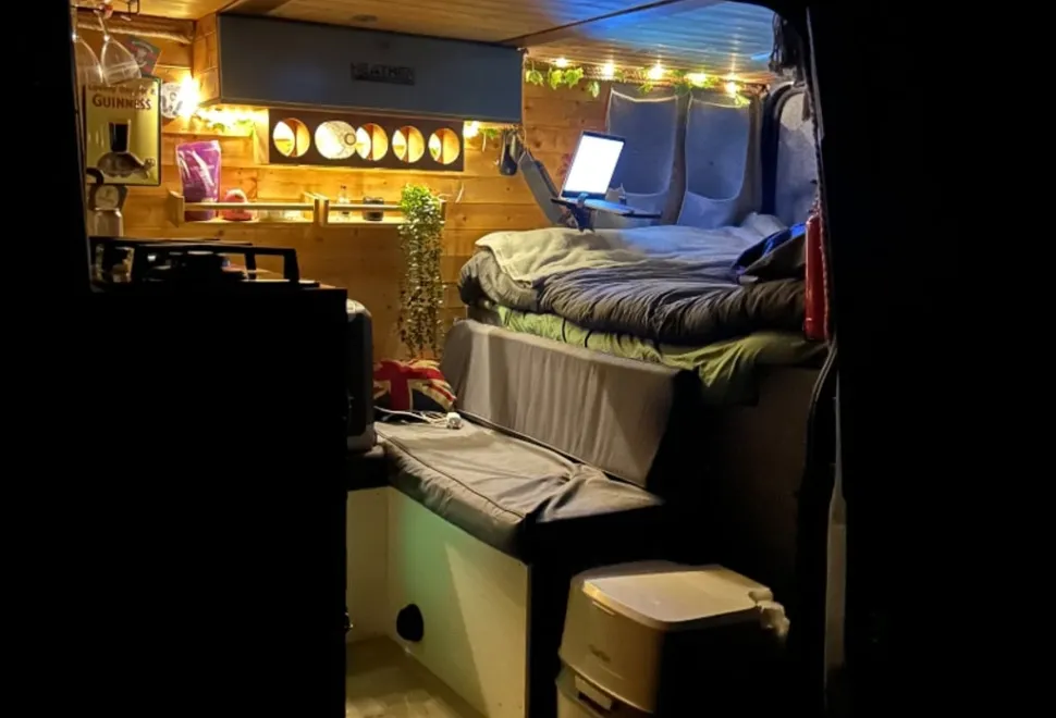Ford Transit T280 fixed double bed 2010