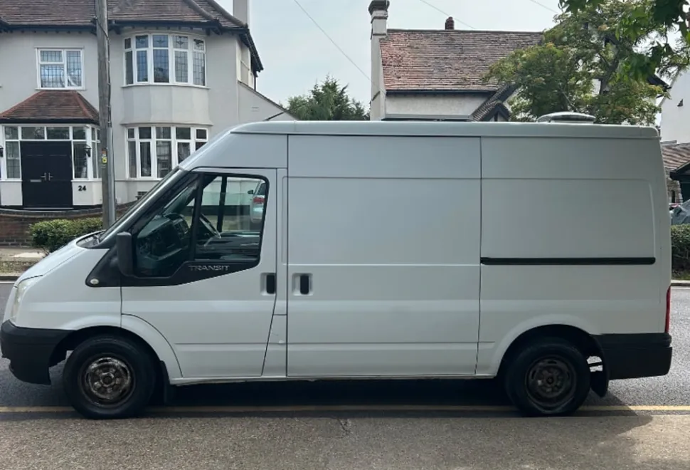 Ford Transit T280 fixed double bed 2010