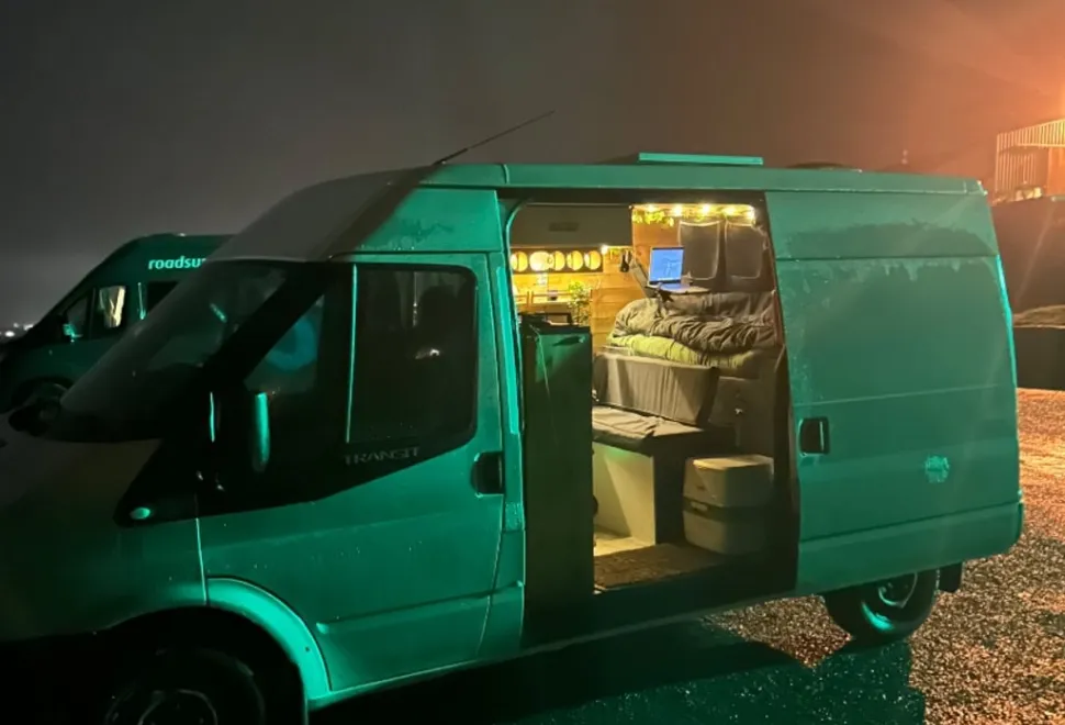 Ford Transit T280 fixed double bed 2010