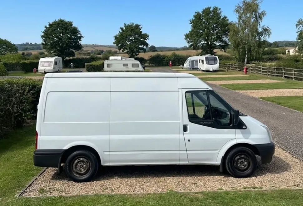 Ford Transit T280 fixed double bed 2010