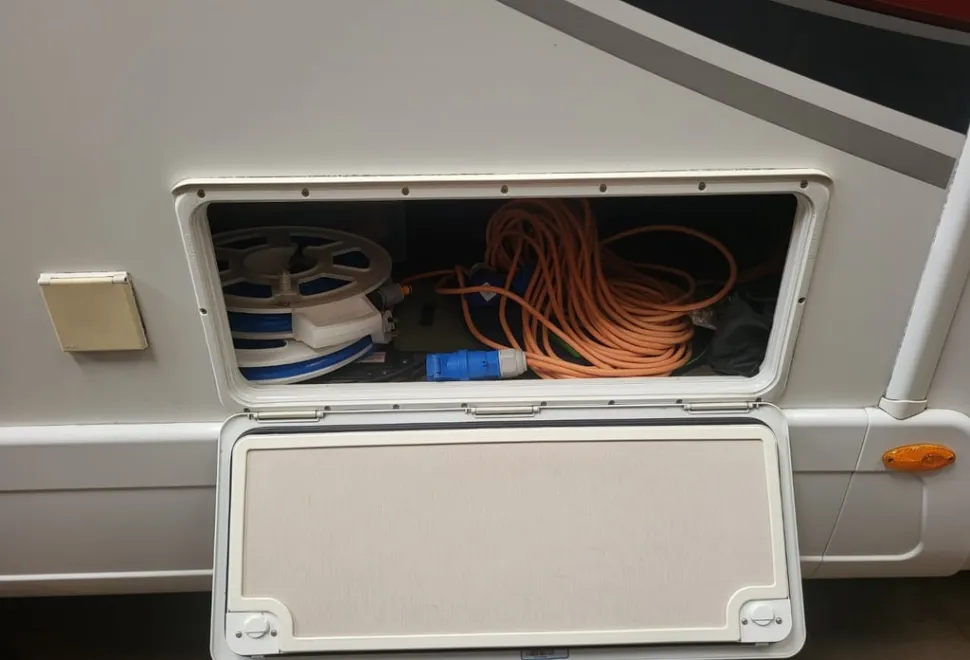 Auto-Trail Tracker fb 2017