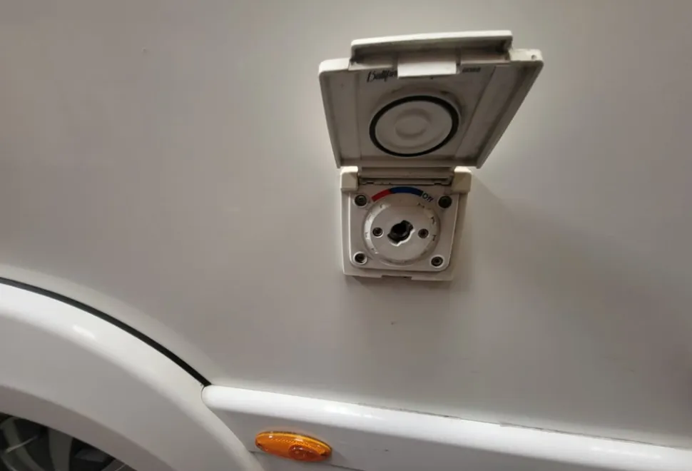 Auto-Trail Tracker fb 2017