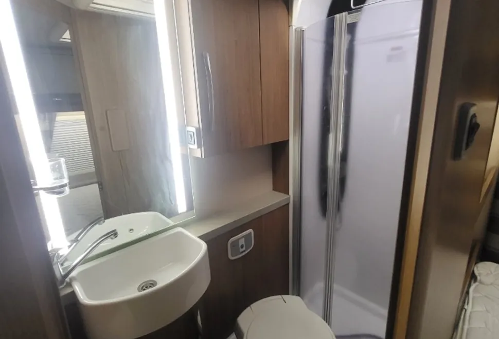 Auto-Trail Tracker fb 2017