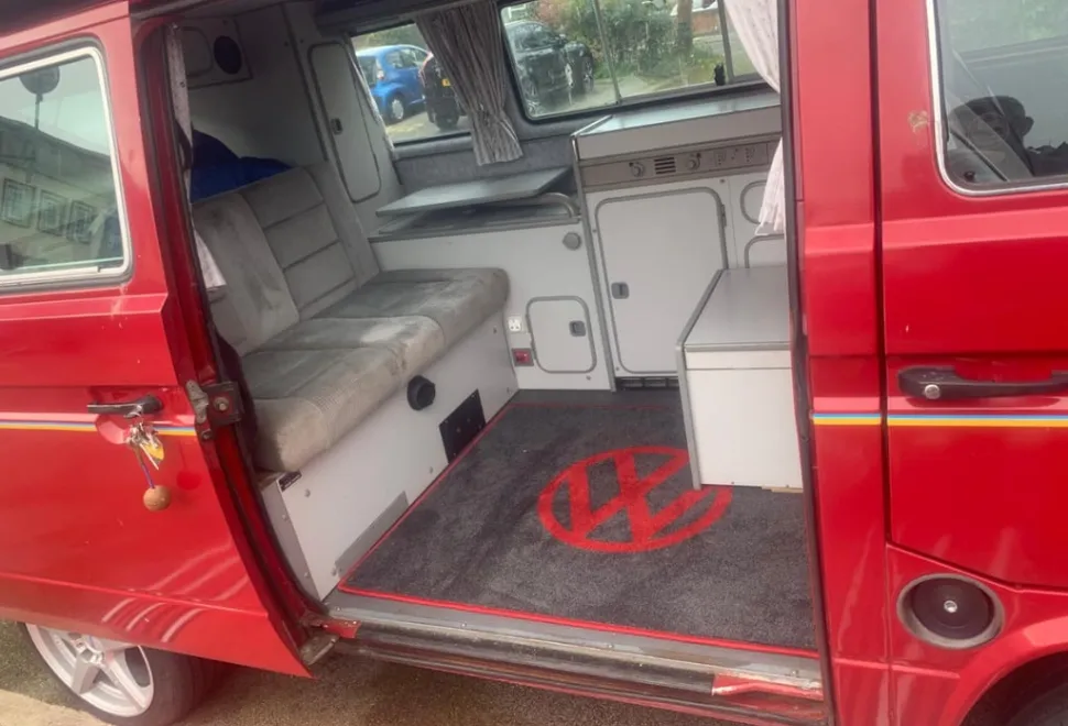 Volkswagen T25 t3
Lhd wetfalia california .
It's on Gumtree if you want pics 1998