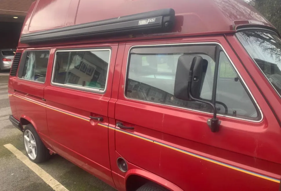 Volkswagen T25 t3
Lhd wetfalia california .
It's on Gumtree if you want pics 1998