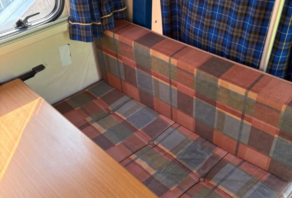 CI Autoroller 5 berth 6 seat belts 2000