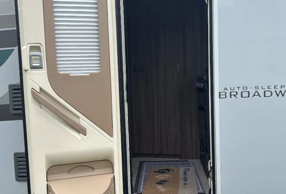 Autosleeper Broadway EK TB LD 2019