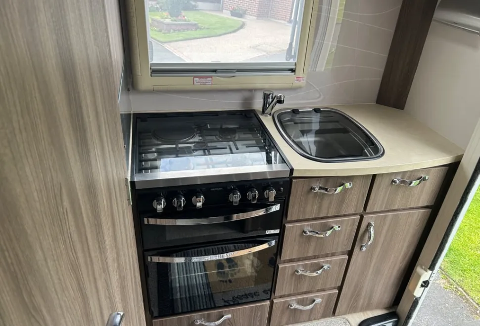 Autosleeper Broadway EK TB LD 2019