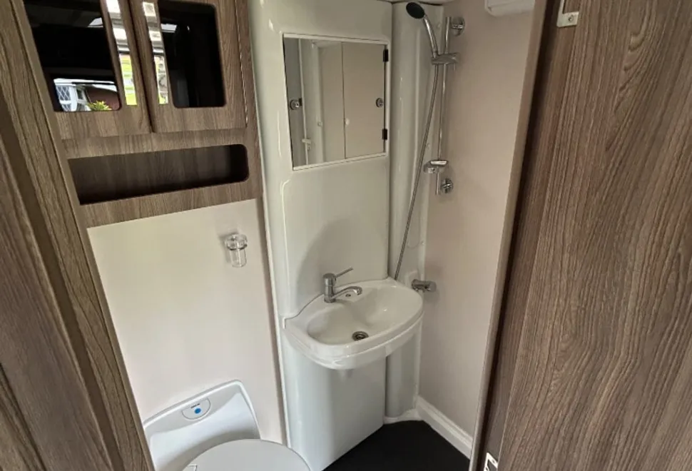 Autosleeper Broadway EK TB LD 2019