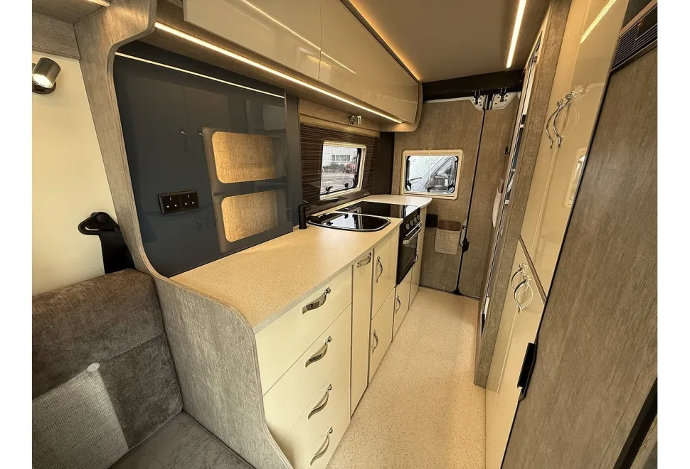 Wildax Constellation 4 XL 2025