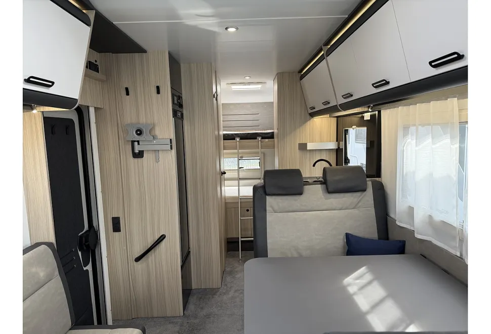Sun Living A Series 70DK 2025