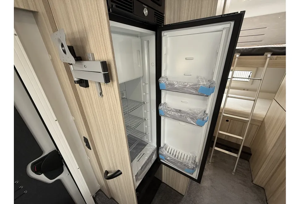 Sun Living A Series 70DK 2025