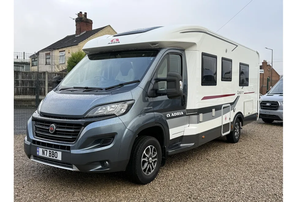 Adria Coral Supreme 670 SLT 2015