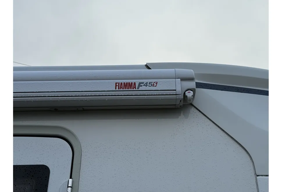 Adria Coral Supreme 670 SLT 2015