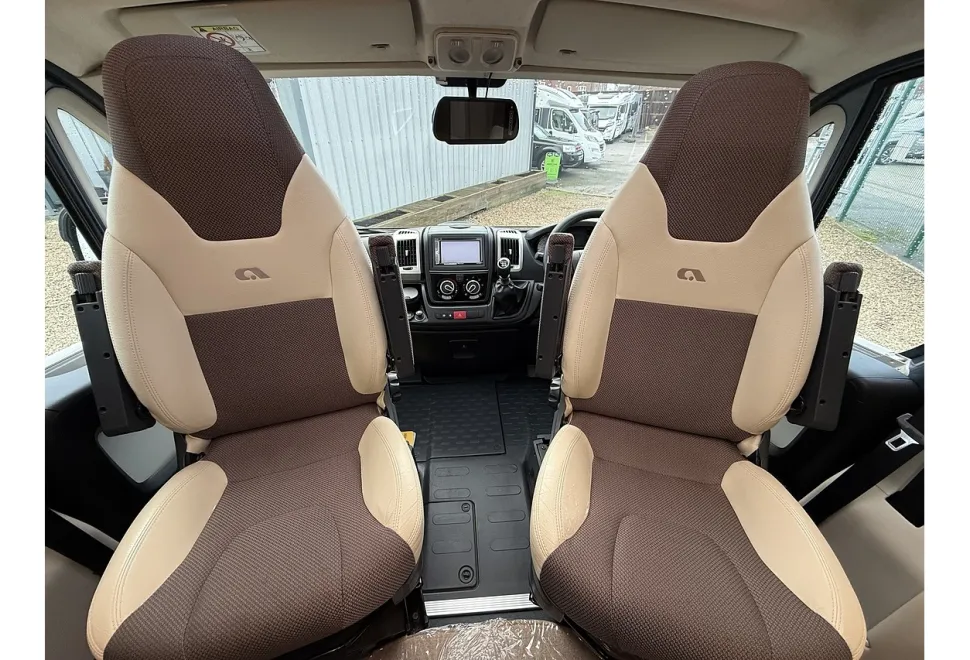 Adria Coral Supreme 670 SLT 2015