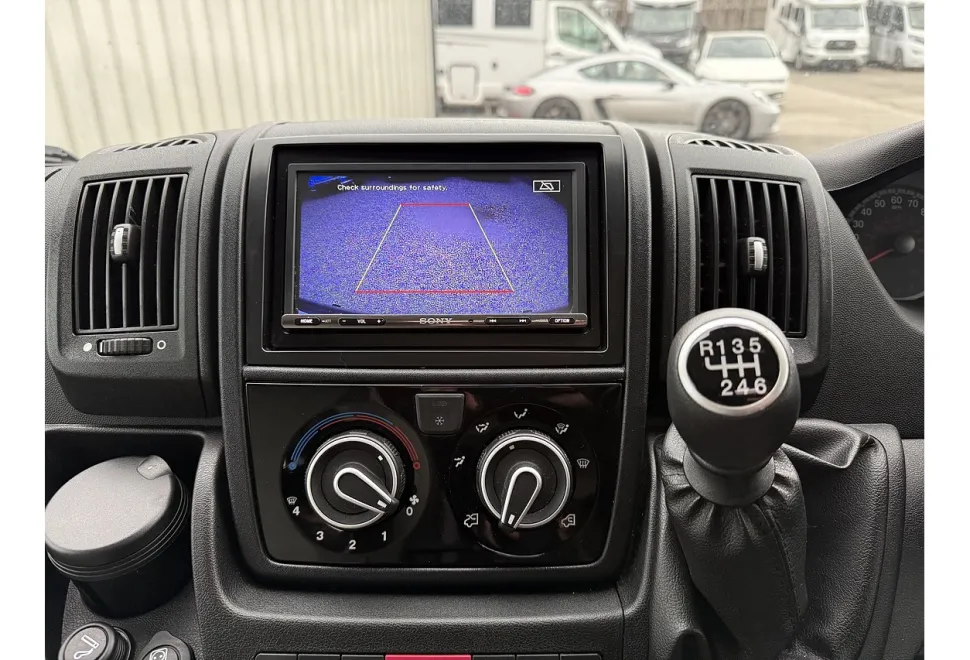Globe Car Roadscout R 2013
