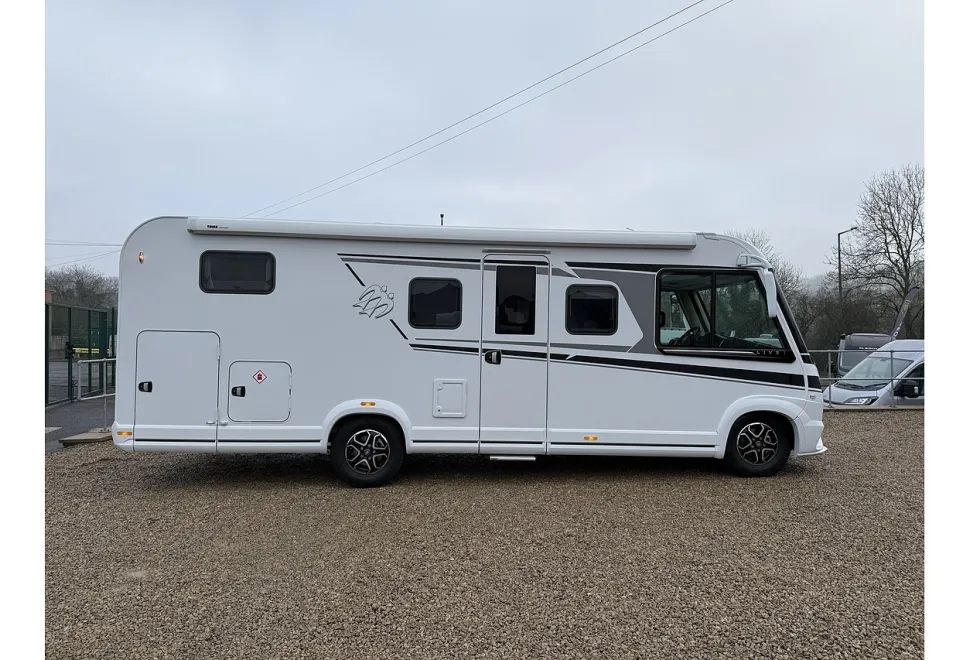 Knaus Live I 700 MEG 2023