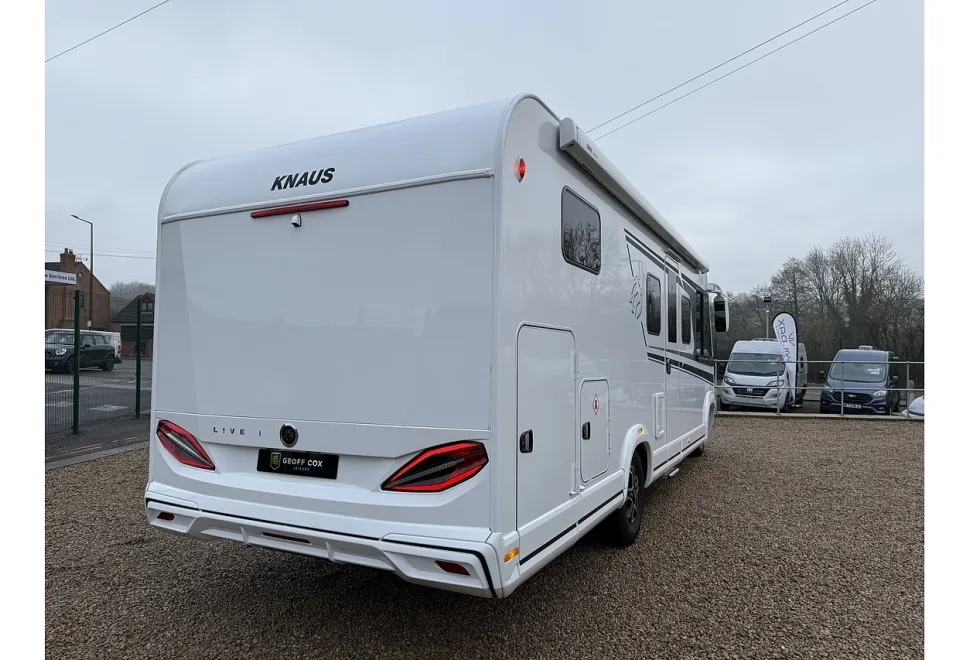 Knaus Live I 700 MEG 2023