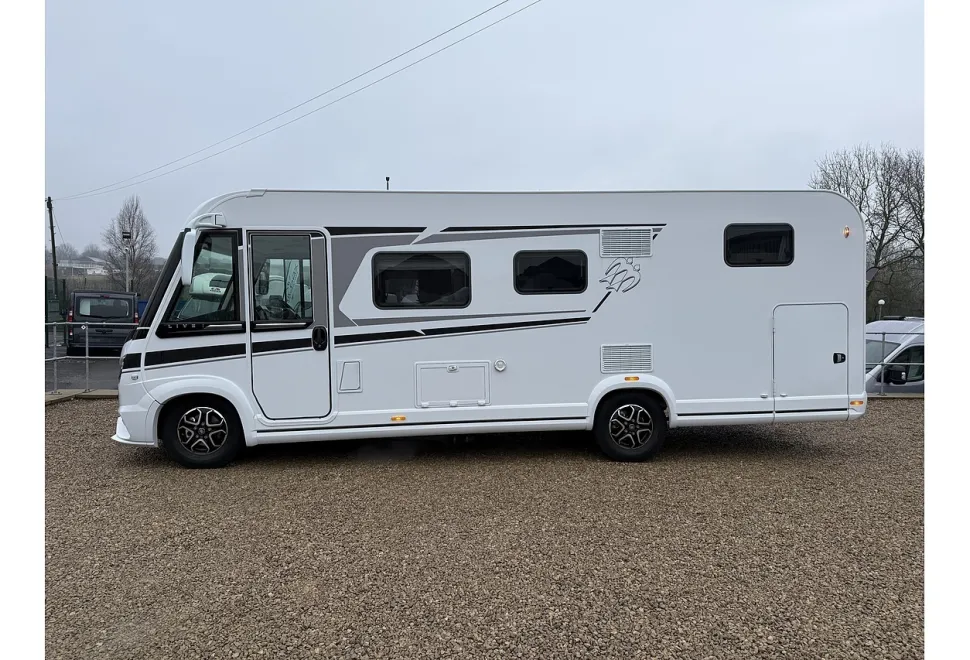 Knaus Live I 700 MEG 2023