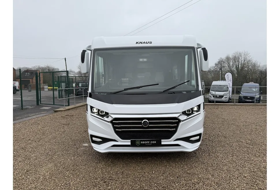 Knaus Live I 700 MEG 2023