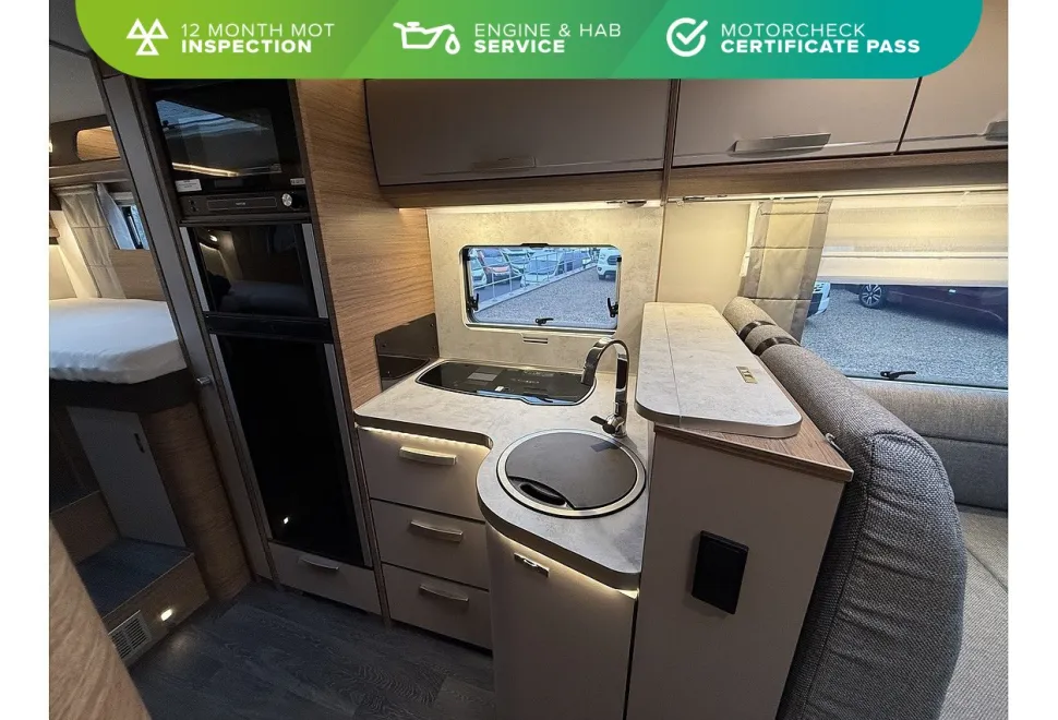 Knaus Live I 700 MEG 2023