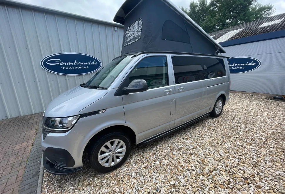 Volkswagen Camper Highline LWB by BATH CAMPERS 2021