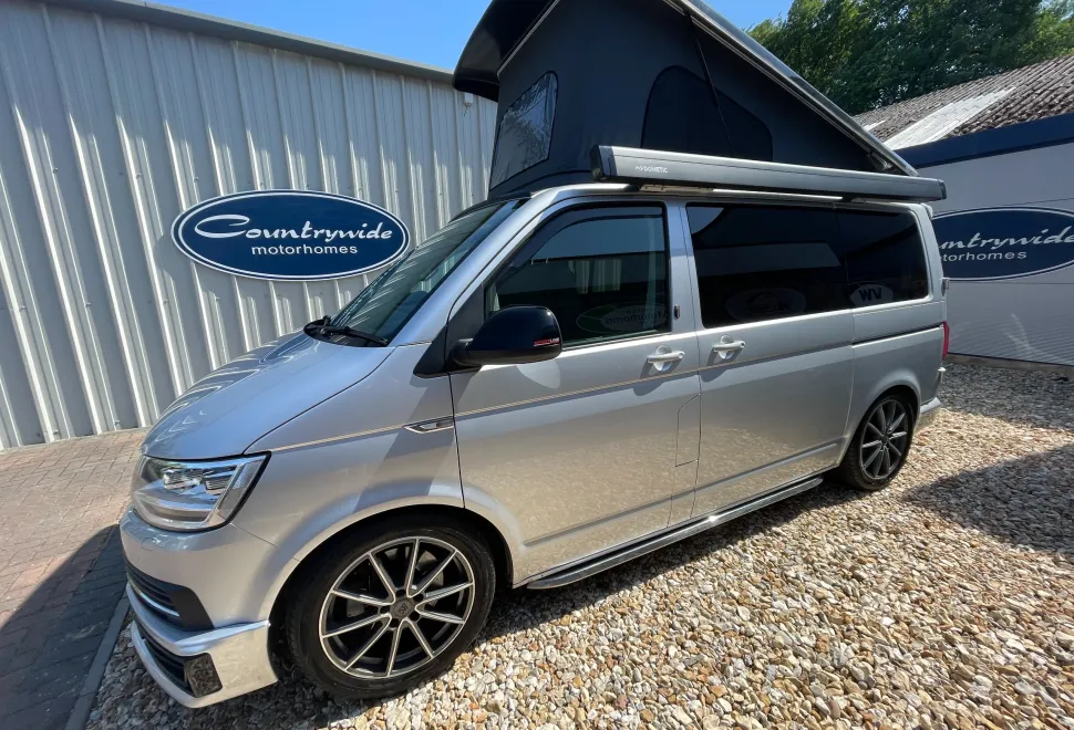 Volkswagen Camper 2.0 BiTDI T32 BlueMotion Tech Sportline  204 CAMPER by AVT  2018