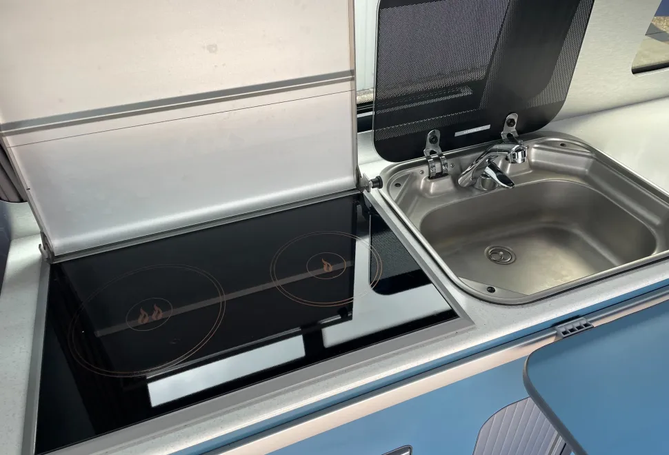 Volkswagen Camper Highline LWB by BATH CAMPERS 2021